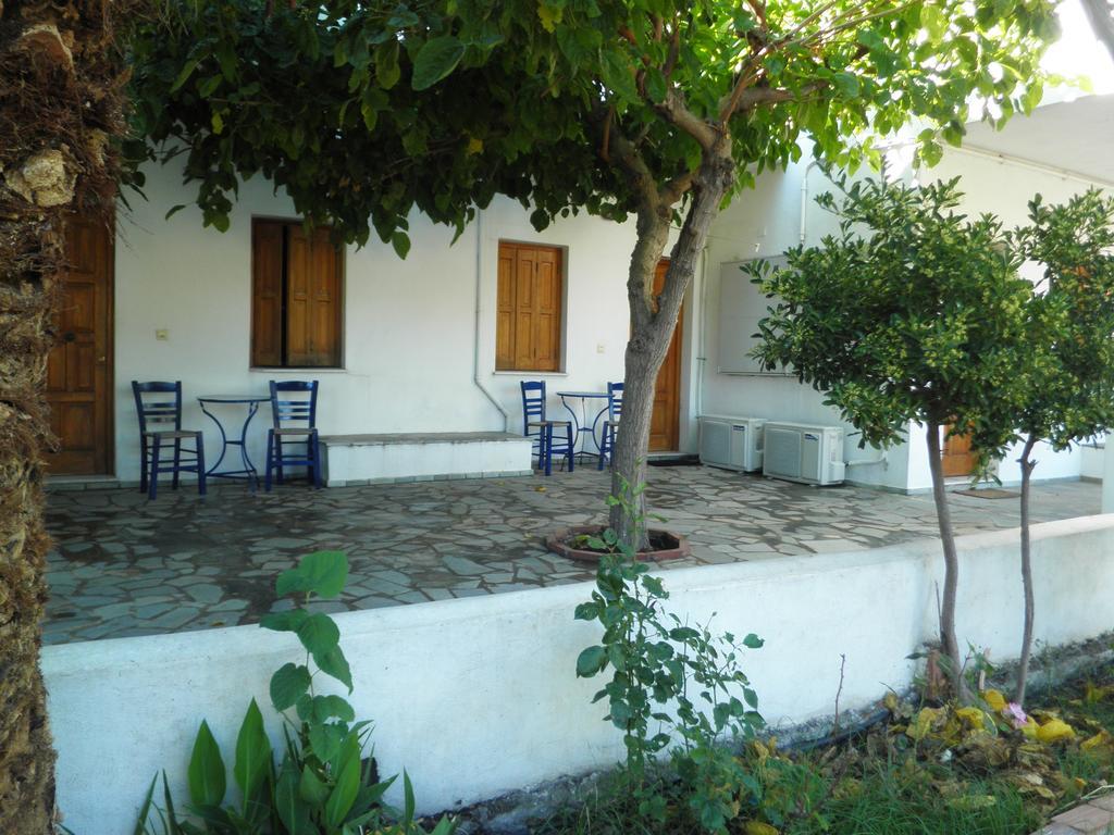 Mavrikou Helen Apartments Szkírosz Szoba fotó